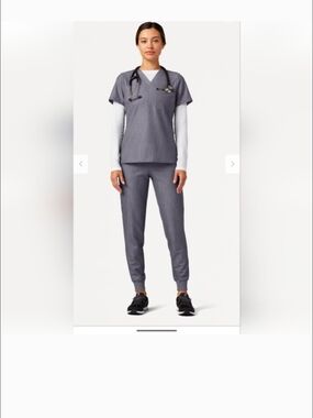 Jaanuu Heather Gray Jogger Scrub Set/Med-lg